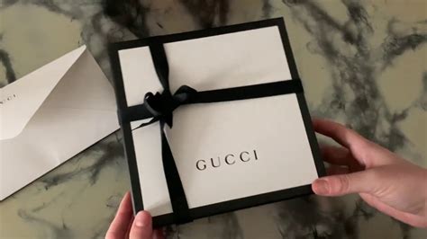 I DETTAGLI DI UNA CINTA GUCCI ORIGINALE 